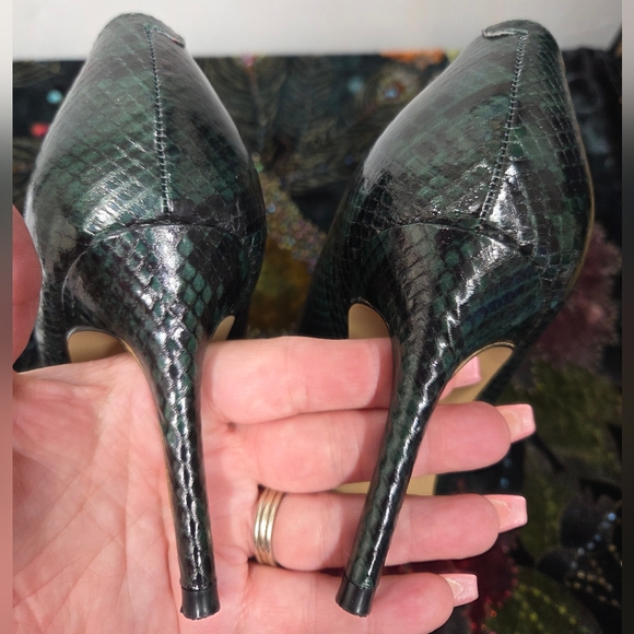Marc Fisher Dark Green Snakeskin Heels - Picture 7 of 8